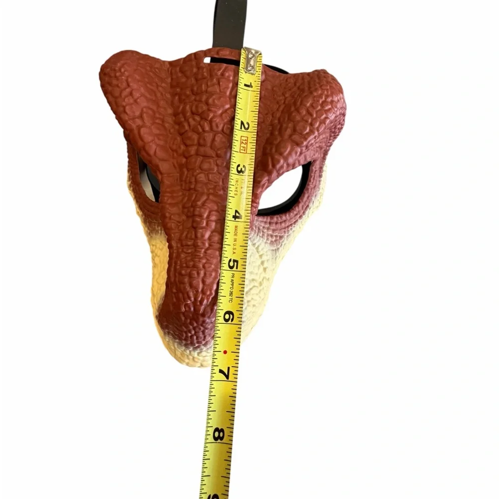 Mattel Jurassic World Velociraptor Chomping Mask – Dinosaur Mask Moving Jaw‎